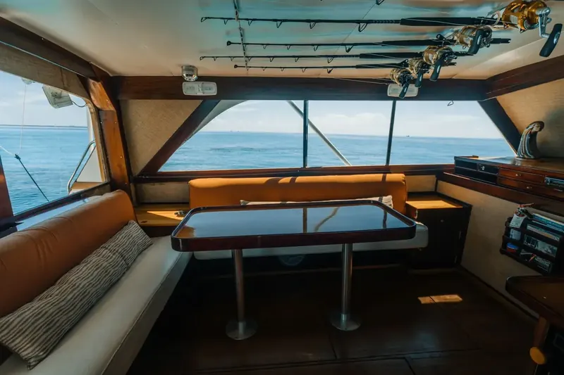 Hatteras 46, photo 2